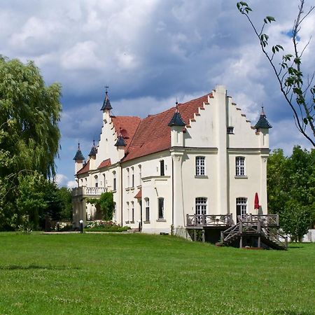 הוילה Meyenburg  Gutshaus Penzlin מראה חיצוני תמונה