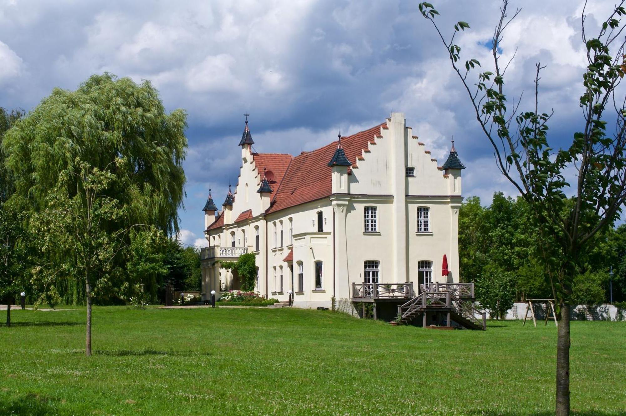 הוילה Meyenburg  Gutshaus Penzlin מראה חיצוני תמונה